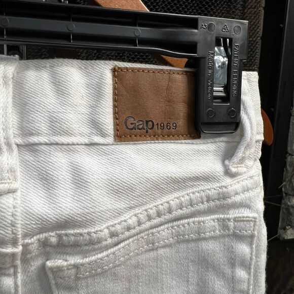 Gap Skinny Jeans - Picture 2 of 5